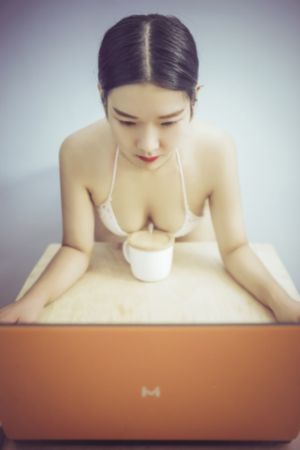 亚欧视频在线播放_720日韩电影在线